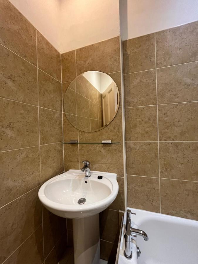 Bright 3 Bedroom Edinburgh City Apt Buitenkant foto