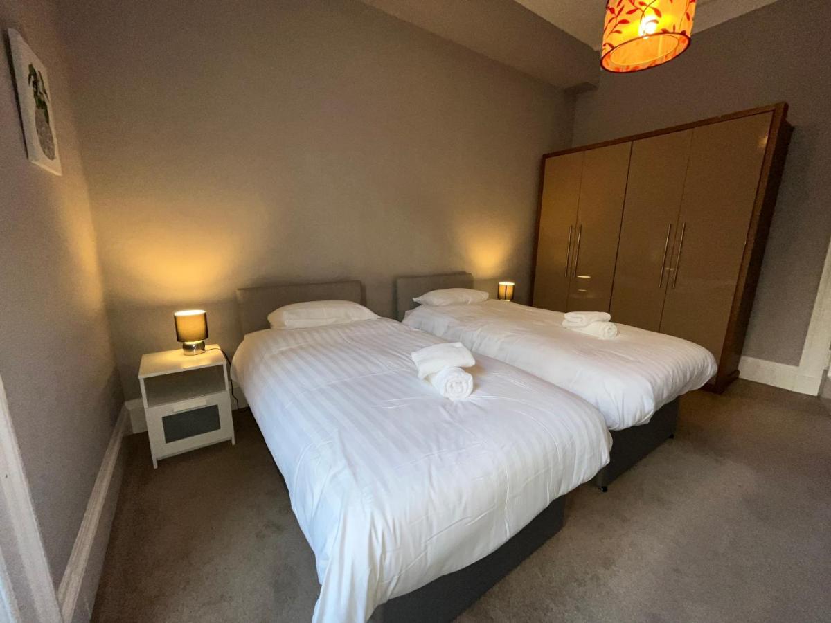 Bright 3 Bedroom Edinburgh City Apt Buitenkant foto